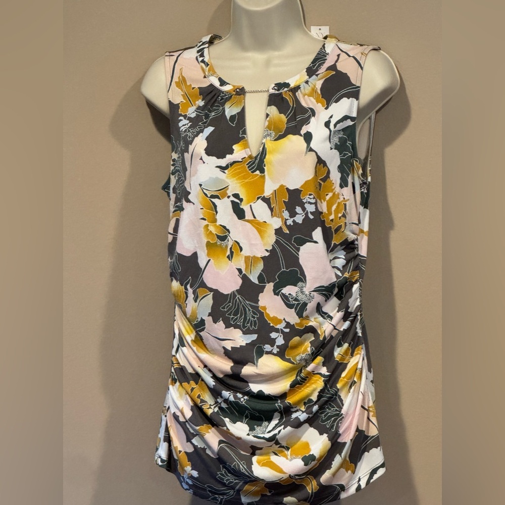 Brand new!! Women’s sleeveless dress top w/ tags